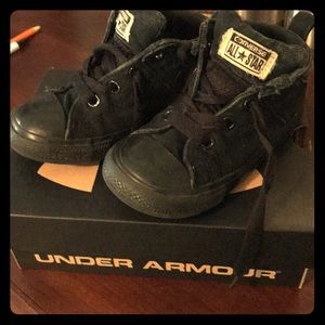 Converse size 7 toddler shoes